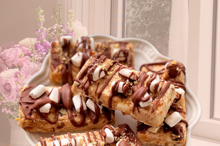 Choc Chip Marshmallow Rice Krispie Bars